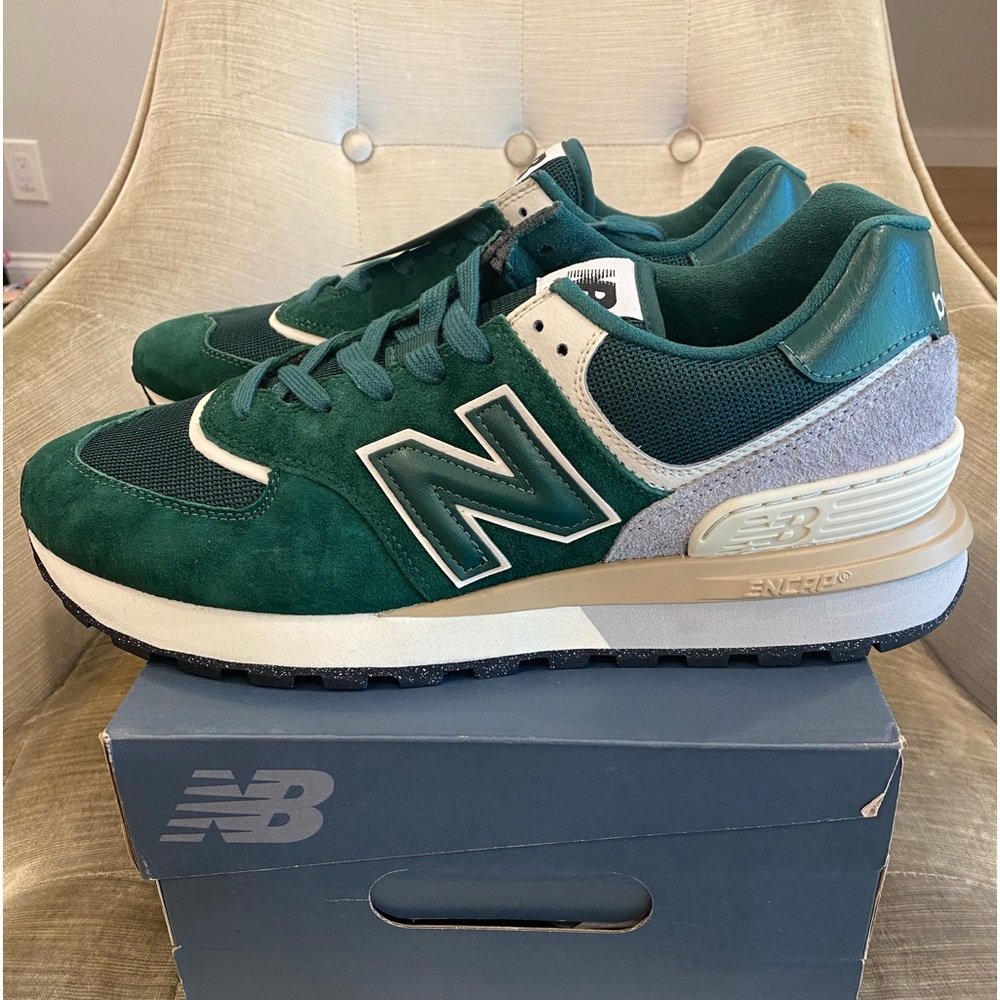New Balance 574 sneakers Mens NWB GREEN / SILVER 11.5